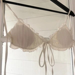 Bikini - Aldrig använd. Säljer pågrund av fel köp av trosorna.🤍🤍