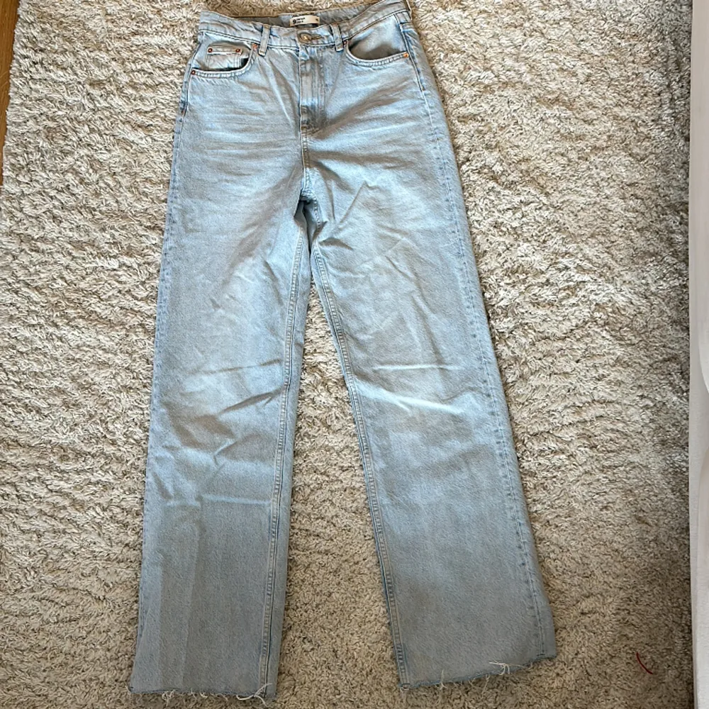 Jeans från Ginatricot, jättebra skick! Storlek 36. Innerlängd: 81cm Midjemått: 76cm  . Jeans & Byxor.