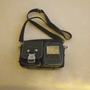 Armväska - Advänd men bra bred 22 höjd 15