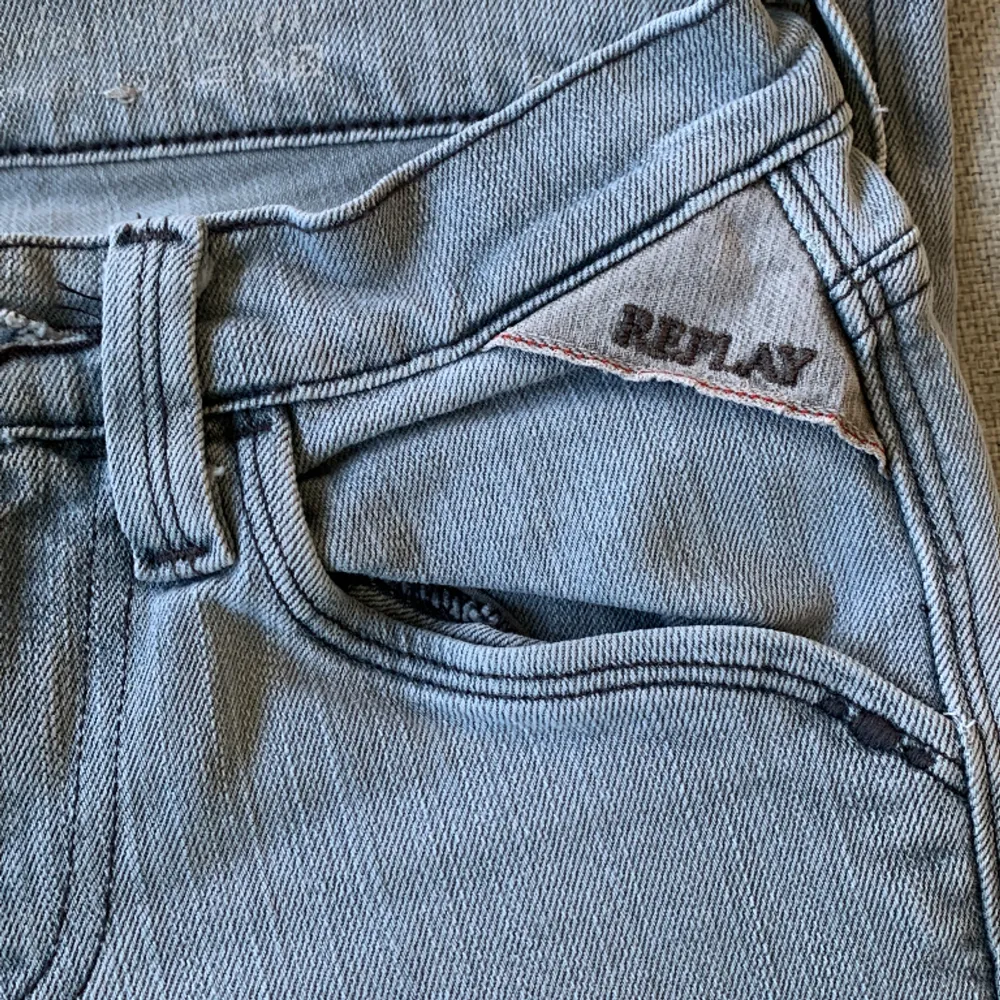 Fina gråa jeans, storlek xxs . Jeans & Byxor.
