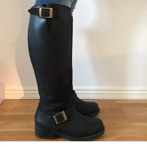 Johnny Bulls - Nypris 1800kr 