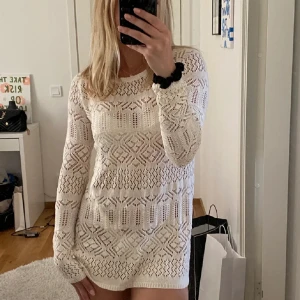 Strandklänning - supee söt strandklänning perfekt till sommaren💓 Köpt här på plick så bilderna är får förra ägaren men har själv aldrig använt💓