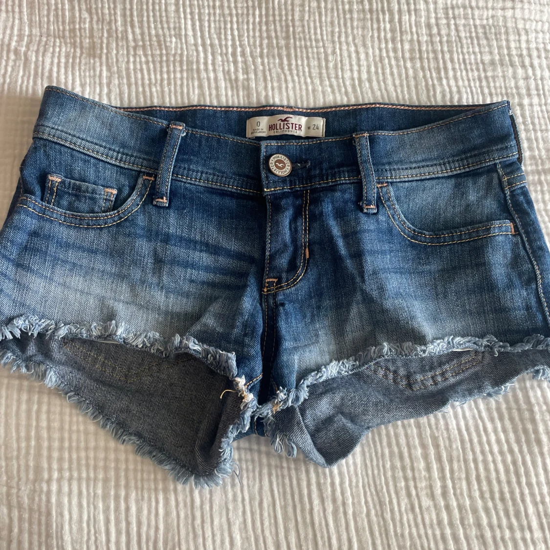 Lågmidjade jeansshorts 