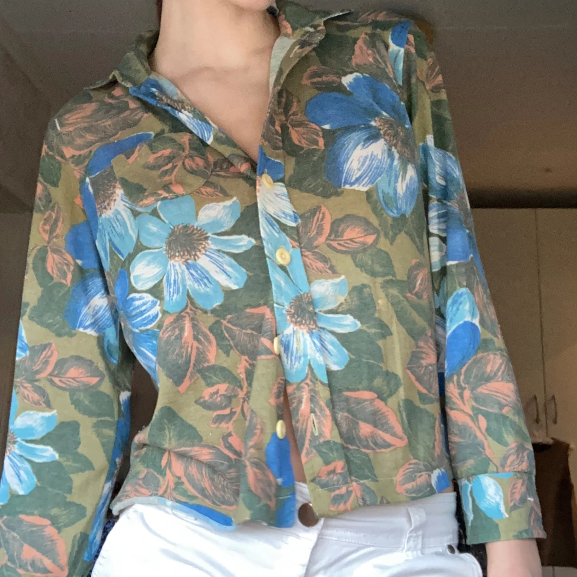 Blommig skjorta - 90