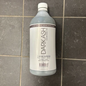 Minetan spraytan - Säljer denna spraytanvätska då den inte kommer till användning. Har knappt använt den så det är mycket kvar. Färgen har en kall underton så man blir inte orange