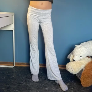 Yoga pants - 10-11 år 134-140, ljus gråa, flare pants,
