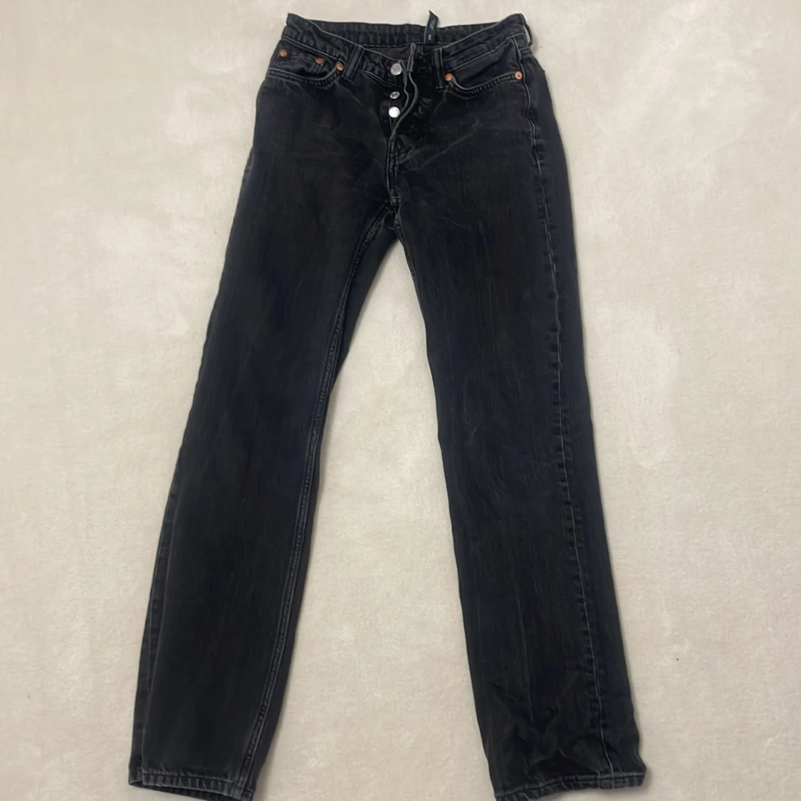 Svarta jeans