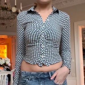 COOL FESTTOPP / BLUS - Så snygg och cool, använt 1 gång!