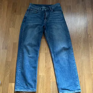 Säljer dessa jeans då jag växt ifrån dom W29 L32, Mitt pris 50 kr