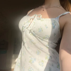 Supersöt sommarklänning  - Jättegullig sommar klänning från Gina 💕