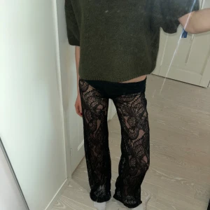 Spetsbyxor  - Superfin spetsbyxor som är köpta secondhand och står tyvärr inget märke i:(💕 jag är 175