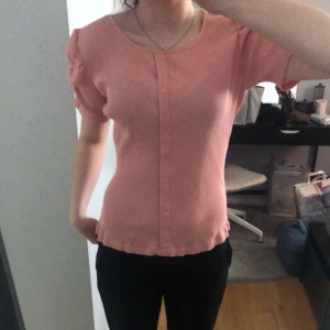 Tröja - Rosa tröja aldrig använd