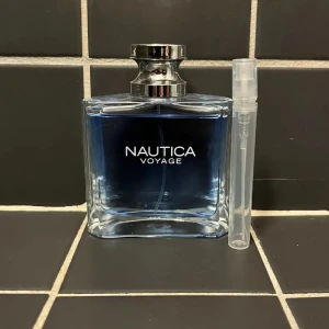 Nautica voyage  - Säljer sampel av nog den populäraste sommar parfymen. Luktar fint mängdrabatt finns.