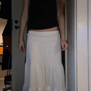 En kjol från Gina Young. Säljer då dem har blivit för liten för mig. Köpte förra sommaren och han inte använda den så mycket. ❤️