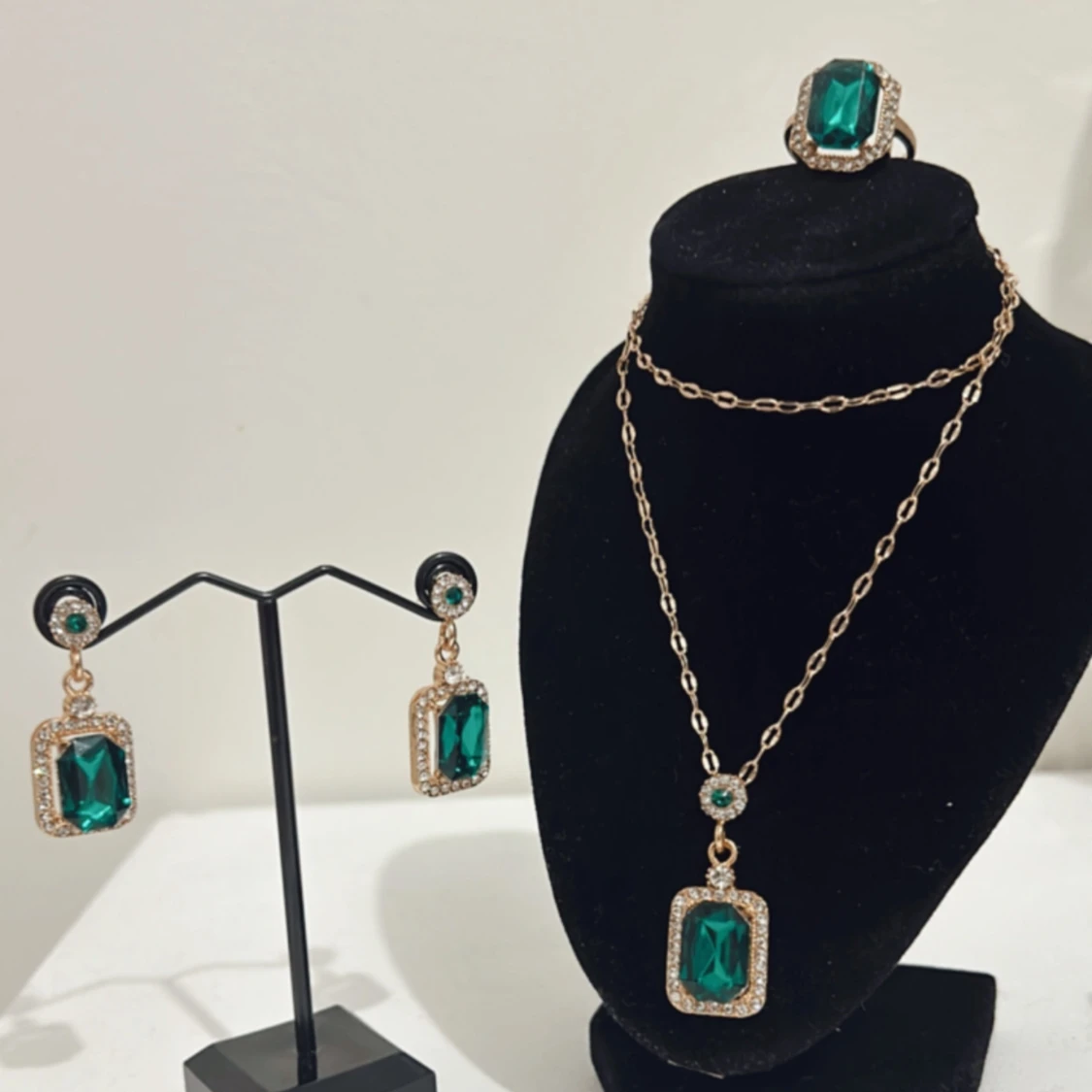 Beautiful Green Stone Set 