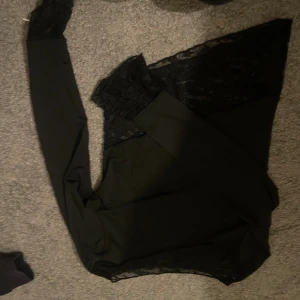 fin svart tröja  - aldrig använd fint skick 