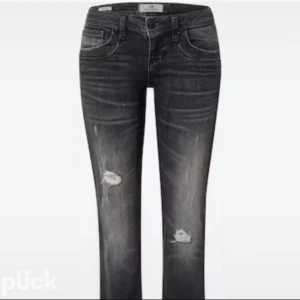 Ltb jeans  - Säljer dessa jättefina ltb jeans i storlek 31/32 då de tyvärr va alldeles för stora för mig, kan även tänka mig att byta mot en annan storlek!🤗 Köpta här på Plick och aldrig använda!