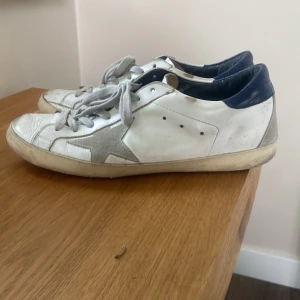 Snygga italienska golden ghoose  - Säljer nu mina extremt fina golden ghoose då dem inte längre kommer till någon användning. 