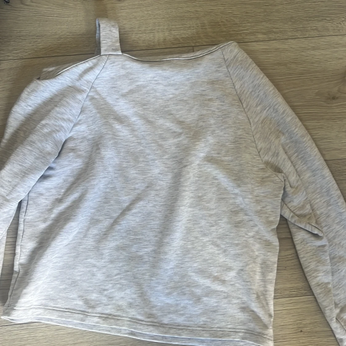 Grå skön tjocktröja