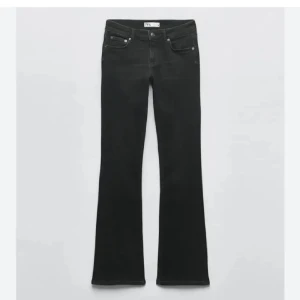Lowwaist bootcut zara jeans - Så snygga jeans som inte finns att köpa längre. Använd gärna köp nu