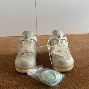 Jordan 4 off white  - Använda en gång