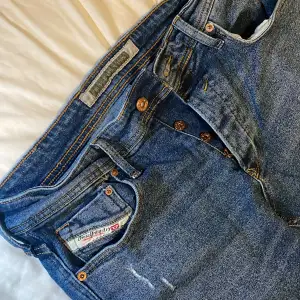 Diesel jeans feta helt nya, slim