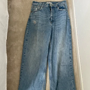 Jeans från Pull and bear - Jeans från Pull and bear i stolek 36