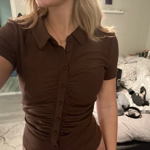 Topp från bikbok  - Superfin topp som sitter fint på kroppen men kommer tyvärr inte till användning 