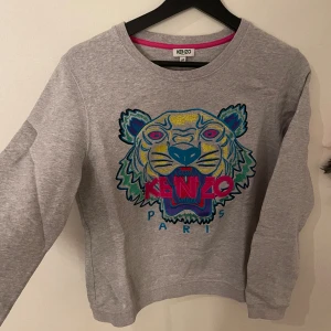 Kenzo tröja - Tröjan är i bra skick! Dam storlek M