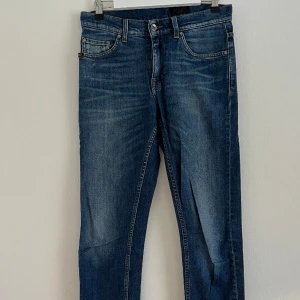 Jeans - Snygga i jeans från tiger of Sweden i väldigt fint skick.
