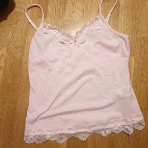 Kawaii linne  - Säljer detta kawaii linne. Knappast använt så i bra skick. (Katt och hund i hemmet) 