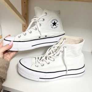 Converse all star platform vit 40 - Stl 40 passar 39! 