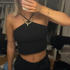 Fest topp - Svart fest topp, använd men inget som märks❤️