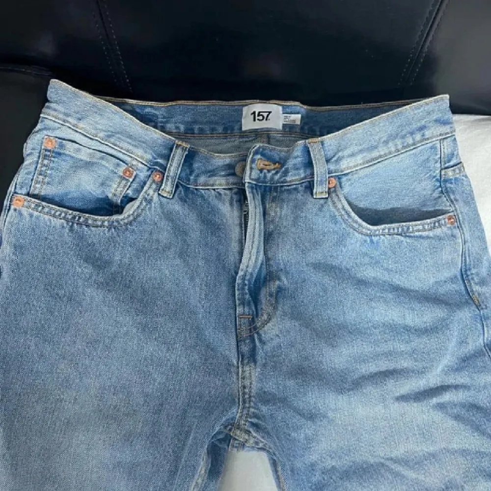 Dessa knappt använda jeans (New classic) från Lager 157 kommer inte till användning därav säljs den. Storlek är 48 | W32. Originalpris - 400 kr. Jeans & Byxor.