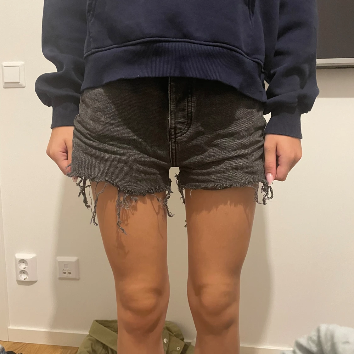 Mörka jeans shorts 