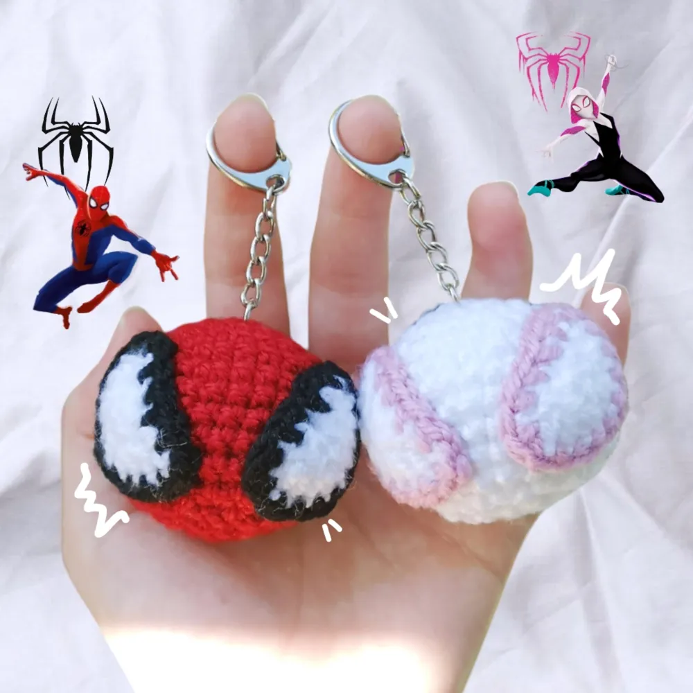 Virkad Peter Parker spiderman som kan hängas på väska/ nyckelring som dekoration! ✨ 💌 FRAKT 18KR via swish eller använd KÖP NU 💛 Postas inom 3 dagar ☺️. Accessoarer.