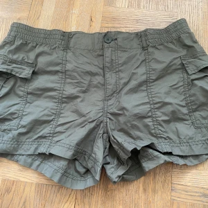 Gröna shorts XL - Gröna shorts i 100% bomull i storlek XL.