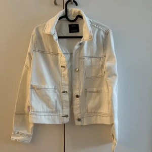 Jeansjacka från bershka - Storlek 34