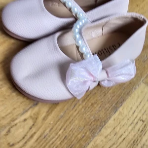 Ballerina i storlek 25 - Aldrig använda. 