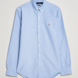 Ralph Lauren skjorta - Säljer min ralph lauren skjorta då den var lite för stor, den är i 9/10 skick alltså väldigt bra, kommer att lägga ut den för 450kr men priset är absolut inte hugget i sten!  Vid funderingar eller frågor kring skjortan är det bara att höra av sig😀