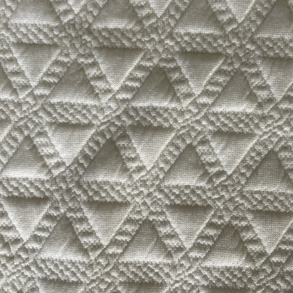 Vit collegetröja med detaljer - 91