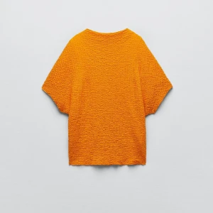 Orange topp - Orange topp från Zara. I fint skick 🌸 Stl S