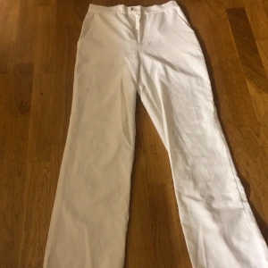 Vita kostymbyxor  - Ingen användning 