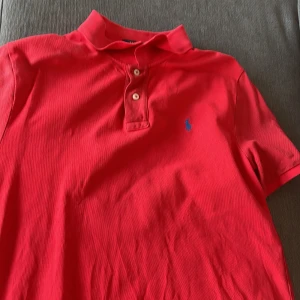 Polo Ralph Lauren Piké  - En perfekt piké inför sommaren från Ralph Lauren, ny pris är 999kr om jag inte minns fel. Kom privat för fler bilder