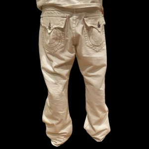 Baggy true religion jeans - Helt nya baggy trueys inga defekter. kom privat för mått och för fler bilder. är 180 på bild priset kan diskuteras vid snabb affär 🤗