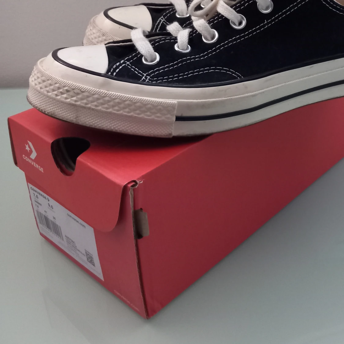 Converse svarta låg modell