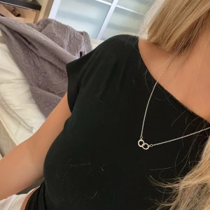 Halsband - Ett fint halsband som inte rostar