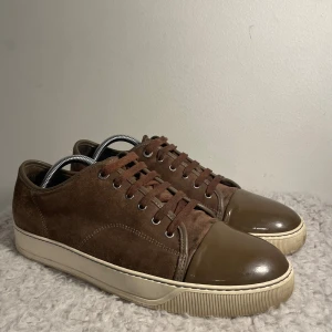 Lanvin skor  - Hej! Säljer nu dessa galet snygga lanvin skor. Skorna är i toppskick 8/10. Med skorna medföljer dustbag 