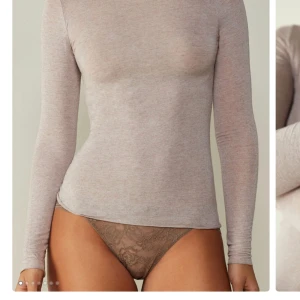 Intimisimi tröja  - En jätte fin och mjuk tröja från intimissimi den är inte använd många gånger,och har inga skador💕