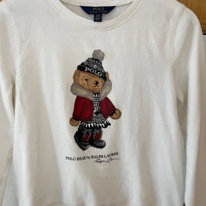 Tröja tjej 12-14 - Tröja från RL till tjej i storlek 12-14 år  100% bomull  Fint skick 